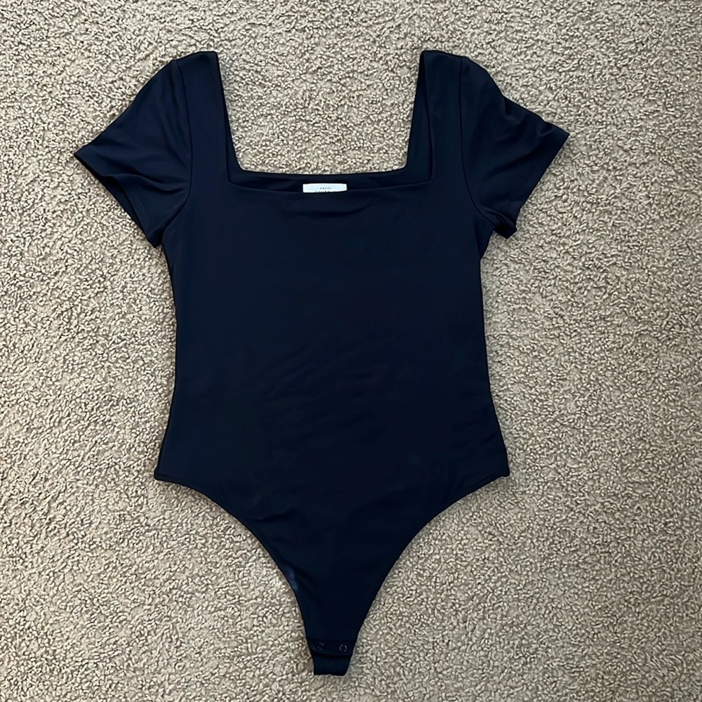 Aritzia Babaton Contour Squareneck Shortsleeve Black Bodysuit Size Large